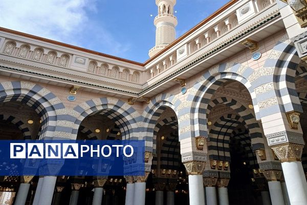 حضور دانش‌آموزان در مکه مکرمه 