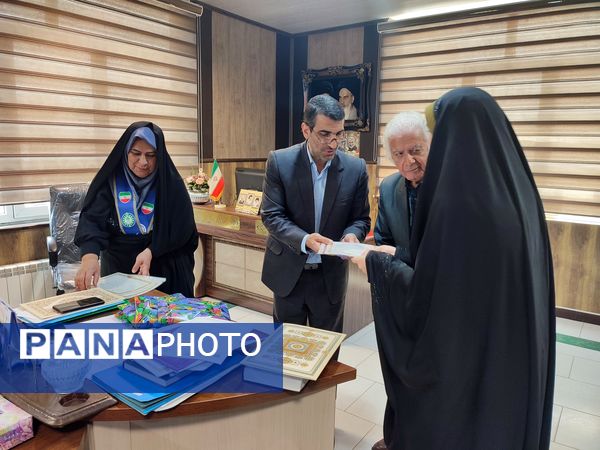 تقدیر از دانش آموز خبرنگاران پانا در قائمشهر