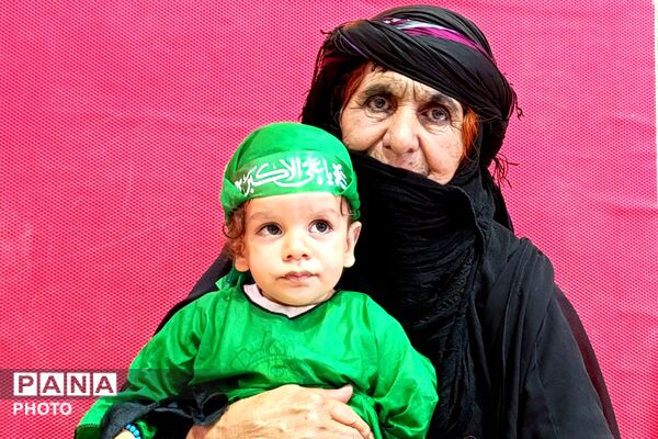 نوای «لبیک یا حسین» از گهواره‌ها؛ اجتماع شیرخوارگان حسینی در اسلام‌آباد غرب