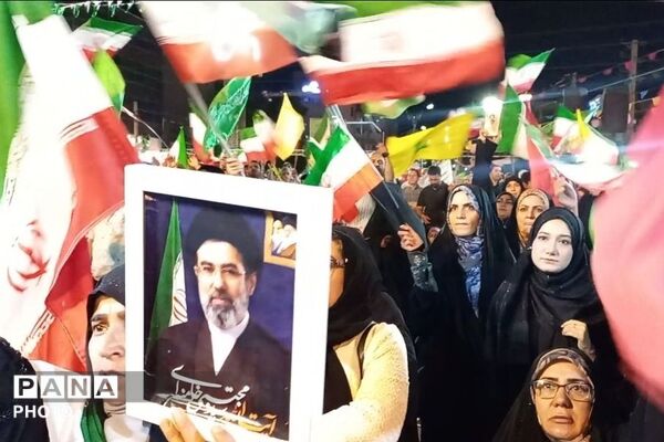 بیداری در دل شب؛ همصدایی برای وطن