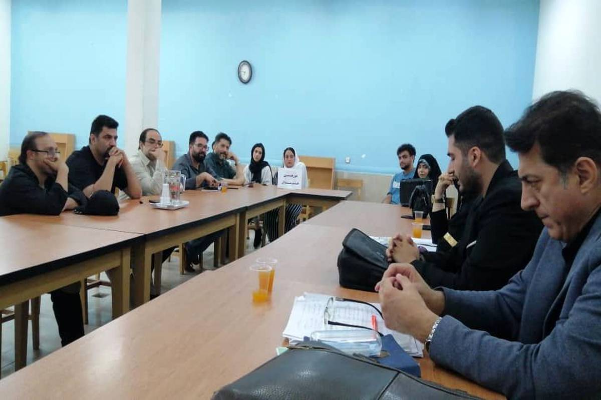 هنر مرزی ندارد و هنرمندان می‌توانند در مسائل فرهنگی جامعه موثر باشند