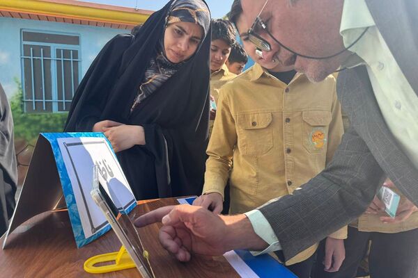 انتخابات الکترونیکی شورای دانش آموزی در دبیرستان صبح روشن شهر قدس