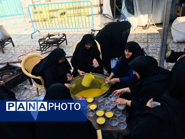 پخت شله‌زرد نذری با یاد ضامن آهو در قائمشهر