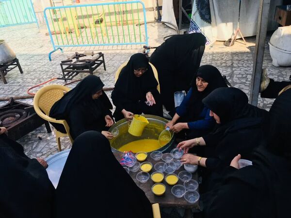 پخت شله‌زرد نذری با یاد ضامن آهو در قائمشهر
