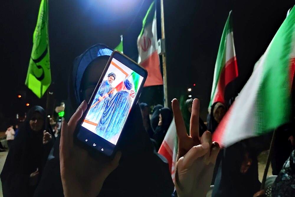 تداوم اجتماعات خیابانی در نیشابور