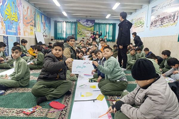 نقاشی همگانی دانش آموزان دبستان شهید رجایی جوه ای از دوستی و اتحاد