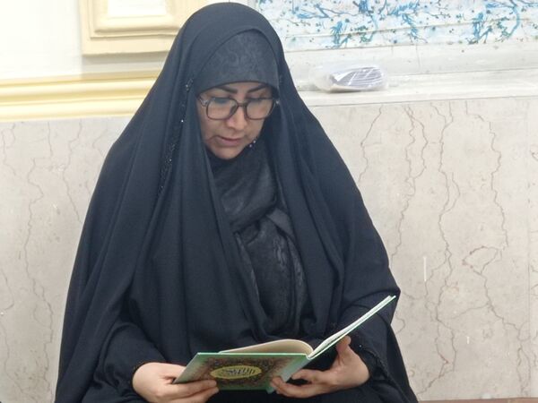 برگزاری محفل انس با قرآن‌کریم در بندرخمیر به نیابت از شهدای‌ خدمت