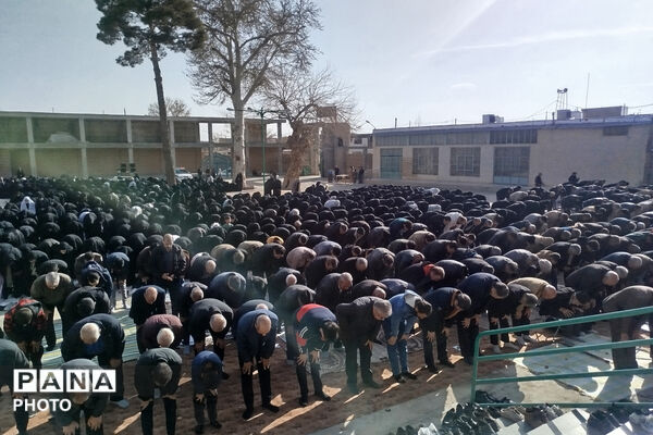 نماز عید فطر در مصلای شهر بهمن