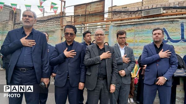افتتاح زمین چمن و تایل کورد در مدارس ناحیه۱ مشهد