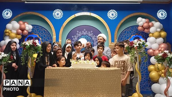 آیین جشن تولد فرزندان شهدا در مسجد مقدس جمکران