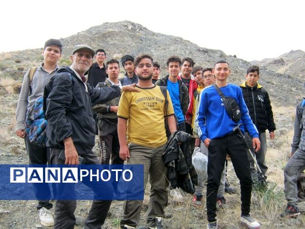 مرحله سوم اردو کوه نوردی بهاری هنرستان شهید دیواندری