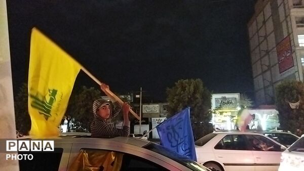 رژه ماشینی عاشقان وطن با خودرو های خود در بلوار فضل نیشابور 