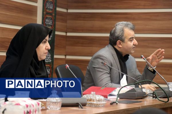 نشست توجیهی دانش‌آموزان پشتیبان طرح خبرنگار شو