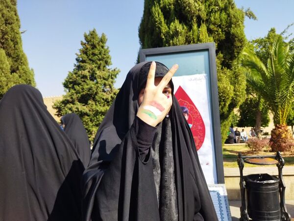 روز دانش‌آموز، روز خروشِ آگاهی و شادابی