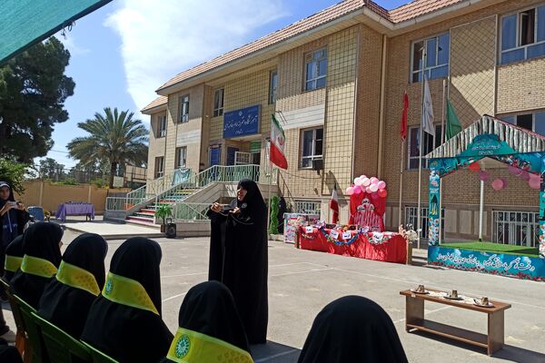 فرشتگان آسمانی و دهه کرامت