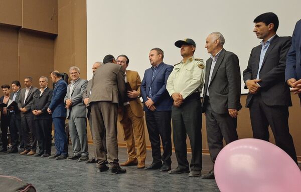 جشنی به پاس قدردانی از معلمان در لردگان