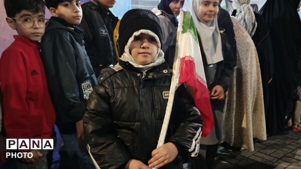 از کودک تا پیر، حضور هر ایرانی در دفاع از آرمان‌ها