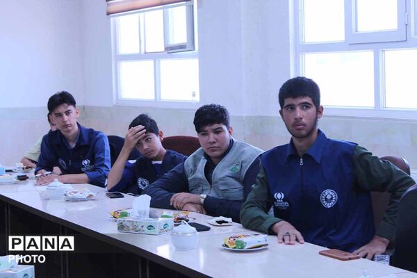 نشست صمیمی خبرنگاران پانا خراسان شمالی با مدیرکل آموزش و پرورش در روز خبرنگار
