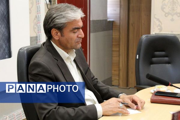 جلسه هم‌اندیشی بانوان اداری نیشابور با مدیر آموزش و پرورش 