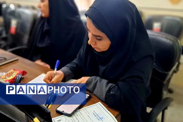 نشست بانوان تأثیرگذار طایفه گرهرگان با محوریت نقش زنان در توسعه اجتماعی و فرهنگی