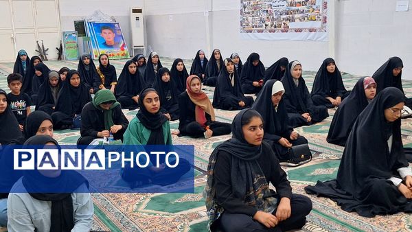 برگزاری کلاس سلاح شناسی ویژه دختران در شهرستان لنده