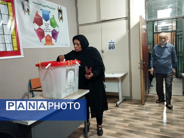 حضور مردم حاجی‌آباد در دور دوم انتخابات ریاست‌جمهوری