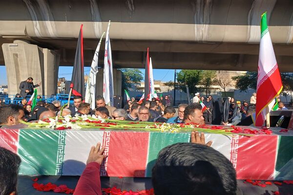 تشییع شهید قهرمان بر دستان پهلوانان خوزستان