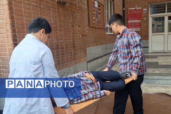 مانور زلزله در دبستان معارف 6 ناحیه 3