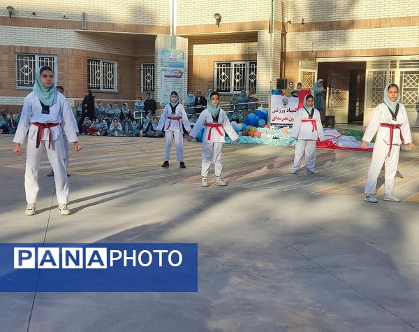 برگزاری المپیاد ورزشی درون مدرسه‌ای در دبستان امام خمینی(ره) بجنورد