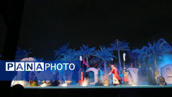 اشتیاق جمعیت سه‌هزار نفری برای تماشای نمایش تنها‌تر‌‌ از مسیح