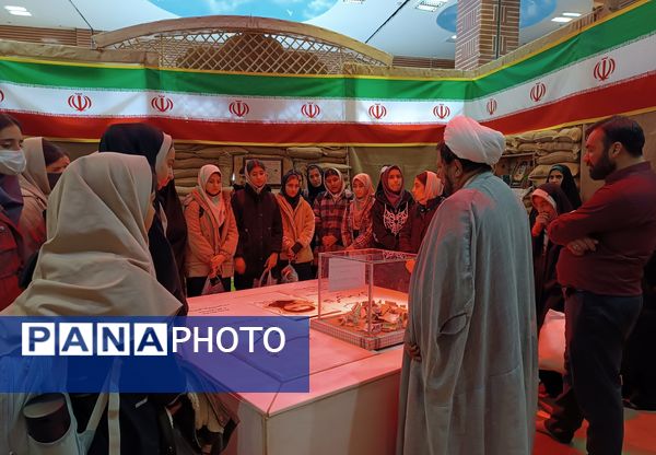 یادمان شهدای گمنام و موزه آثار شهدا و ایثاگران میزبان دانش‌آموزان دبیرستان هدی 2