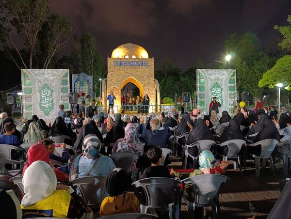 جشن دهه کرامت و ولادت امام هشتم شیعیان در پارک نیلوفر آبی مشهد مقدس