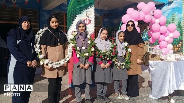  مراسم تجلیل از دانش‌آموزان برتر دبستان پنجم مهر