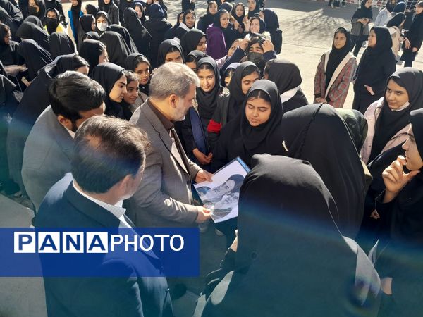 نغمه‌ای از دل تاریخ در آسمان امید
