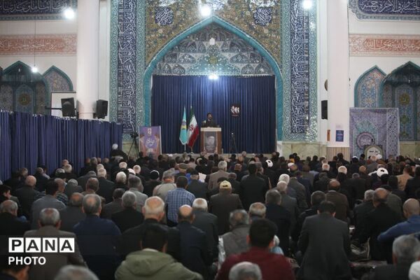 نماز جمعه؛ رنگین‌کمان ایمان و همدلی