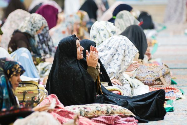 اعتکاف مادر و دختری در مسجد مقدس جمکران