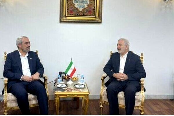 وزیر اقتصاد وارد عربستان شد