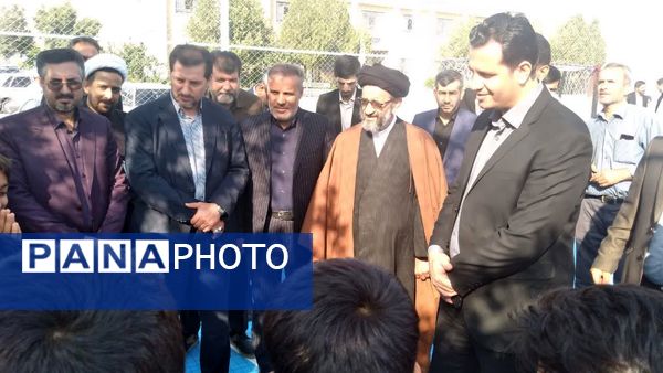  افتتاح اولین زمین ورزشی درون مدرسه‌ای تایل‌کورت استان مرکزی درمدرسه زینب کبری(س) شازند 
