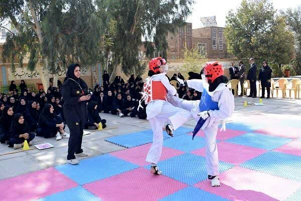 المپیاد ورزشی مدارس بهاباد با شور و نشاط