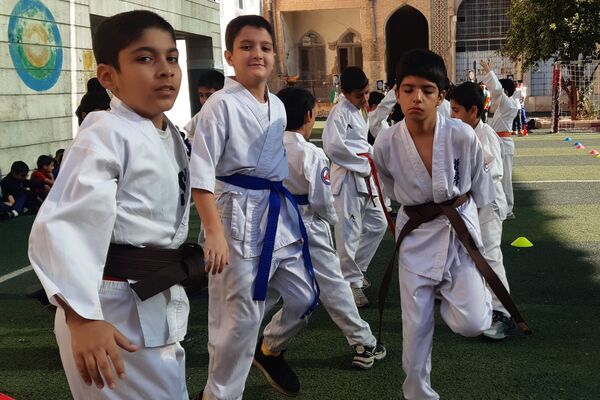 المپیاد ورزشی در دبستان شاهد حیات ناحیه 3 شیراز