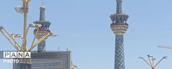 خادم حضرت خورشید به آغوش حرم باز آمد
