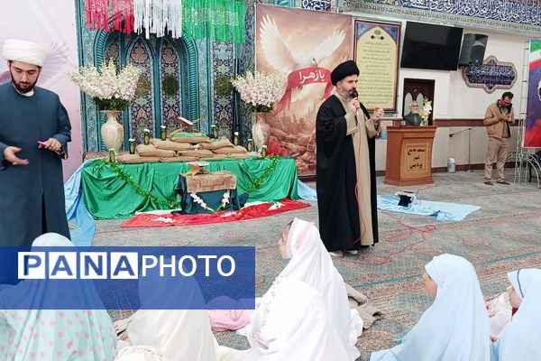 آیین جشن تکلیف دانش‌آموزان دختر شهرستان پردیس در فضایی معنوی و باشکوه