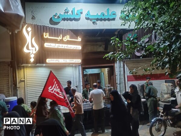 چایخانه حوزه علمیه گلشن برپا شد؛ جرعه‌ای علم و اخلاص به نیت شهدا