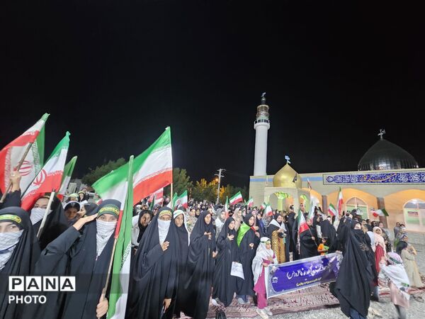 اجتماع حماسی «دختران زینبی» در سندرک به مناسبت سالروز ولادت حضرت معصومه (س)