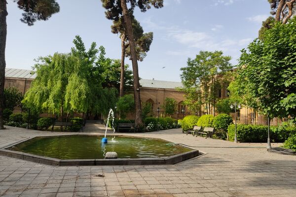 سفر به دل طبیعت مدرسه تاریخی دارالفنون 