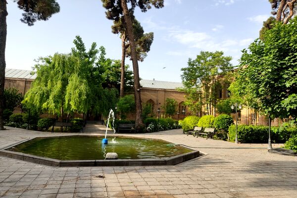 سفر به دل طبیعت مدرسه تاریخی دارالفنون 