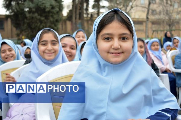 حضور خادمان رضوی در مدرسه قدر بهارستان‌دو