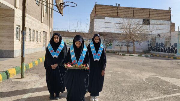 طنین گلبانگ انقلاب در دبیرستان شبانه روزی همای رحمت شهرستان سرخس