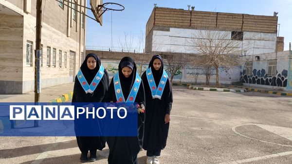 طنین گلبانگ انقلاب در دبیرستان شبانه روزی همای رحمت شهرستان سرخس