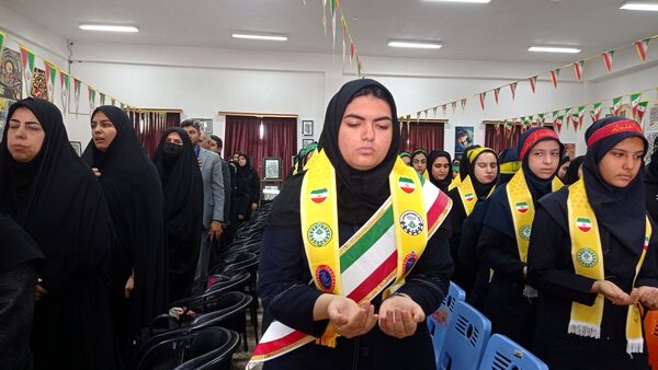 همایش «یاوران انقلاب» پیشتازان هنرستان شهریار تبریز